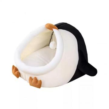 Penguin Plush Cat House con palla da gattino