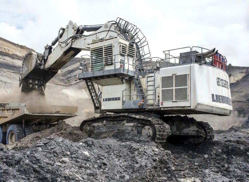 R9250 LIEBHERR CRAWLER EXCAVATOR