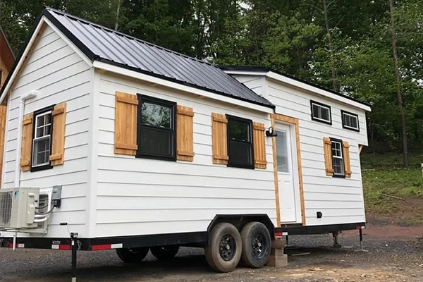 Trailer home Trailer home
