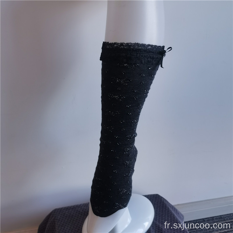 Élégantes charmantes chaussettes noires en dentelle à broderie extensible