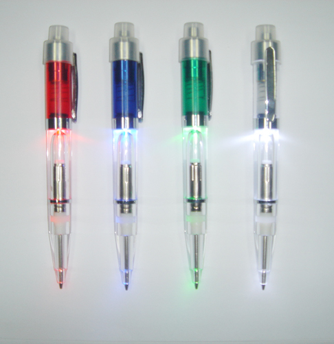 ライトとプラスチック製のペン