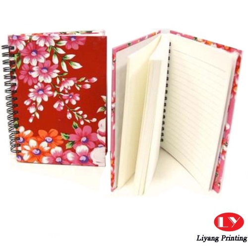 Aangepast papieren notitieboekje met persoonlijk ontwerp