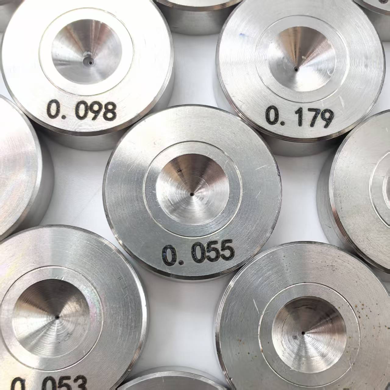 Single crystal drawing die