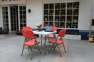 Furniture 34'' Square Granite White Plastic Folding Table