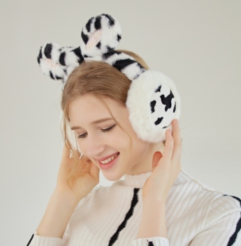 Cute Cow Cartoon Ear Muffs: Winter Outdoor Fashion Accessories for Ladies