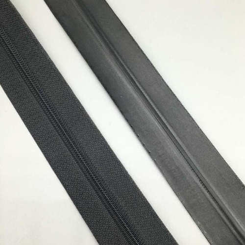 Cerniera in nylon nero a 2 vie schiacciata per abbigliamento