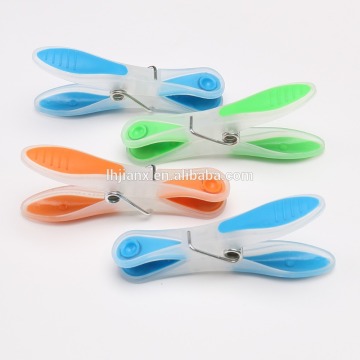 plastic clothes pegs;plastic clips