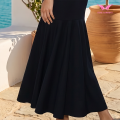 Schwarzes Midikleid mit Fischschwanzsaum und Doppelstruktur