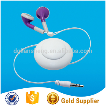 Hot sale in ear retractable earphone/headphone with Magnet clip