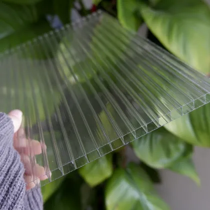 Colored Hollow Polycarbonate Sheets Sunshield Twin Wall Polycarb
