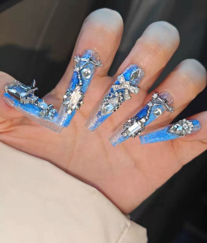 **Libra** Stiletto Blue with Silver Chains