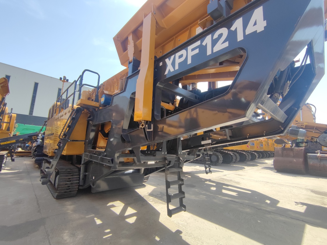 XCMG XPF1214 Mobile Crushing Plant
