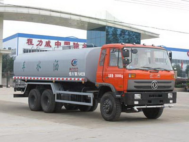 دونغفنغ 6 × 4 16-19CBM شاحنة صهريج مياه