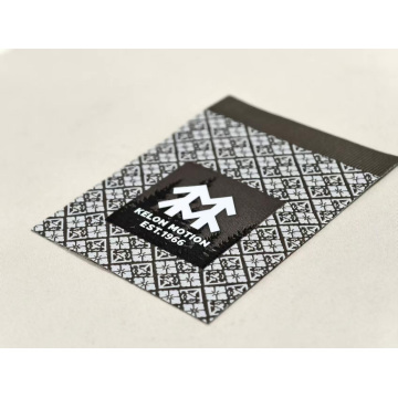 Base tissée à motifs avec étiquette imprimée en silicone