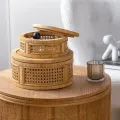 Cesto portaoggetti in rattan intrecciato a mano con coperchio