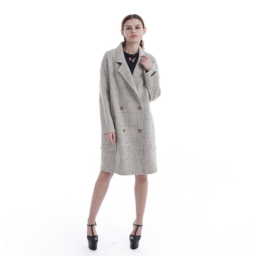 Cappotto invernale in cashmere alla moda