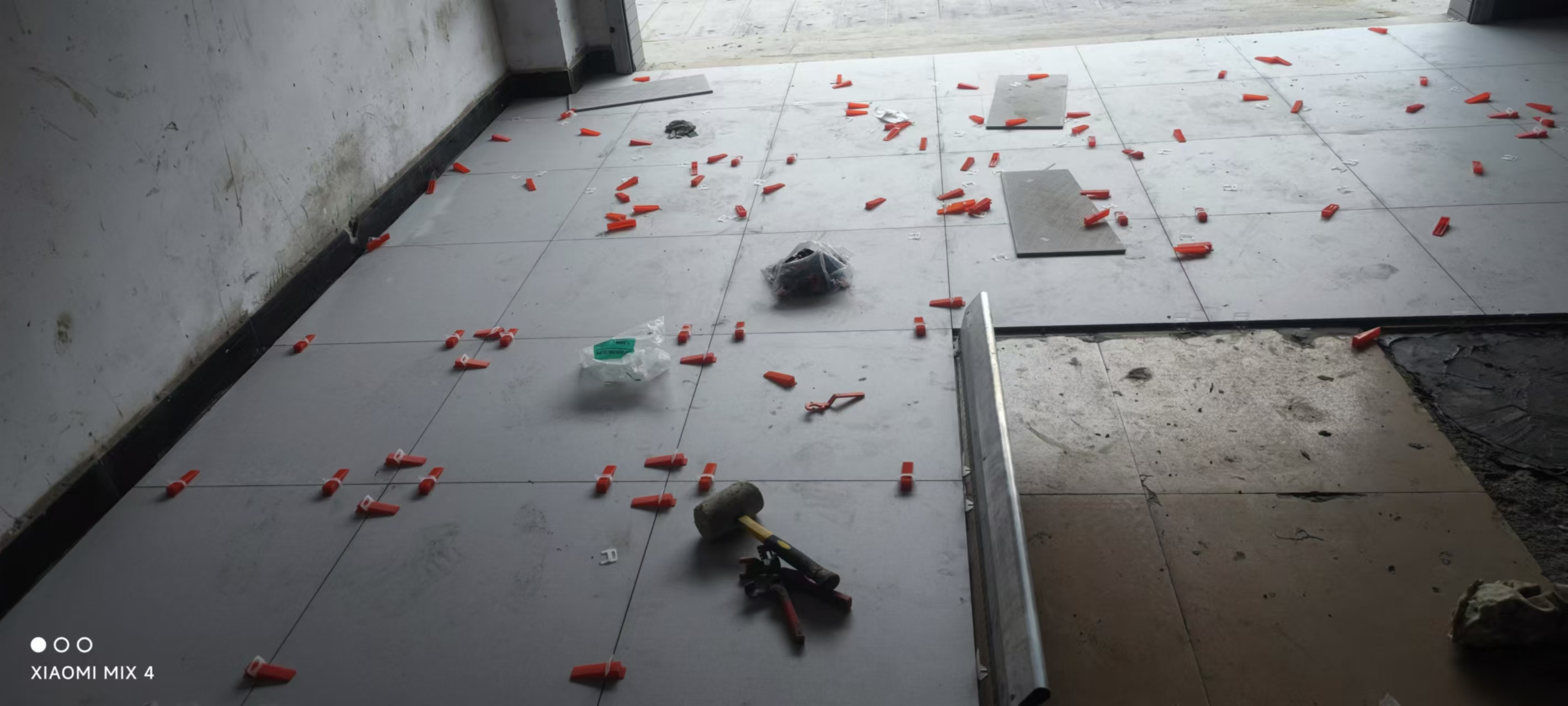Use of tile leveler2