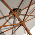 Parasol en bois à double auvent pour patio carré