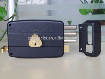 French type rim lock with 3 round bolts