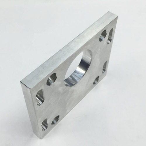 Mecanizado de orificio transversal en placa de aluminio