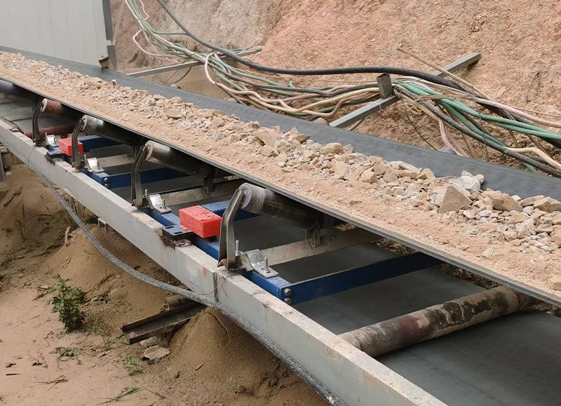 Electronic belt scale 1-meter 200t/h capacity1