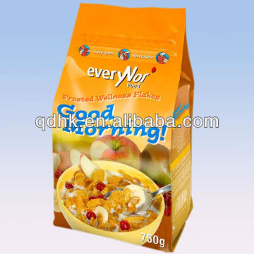 Flat bottom packaging bag for flakes