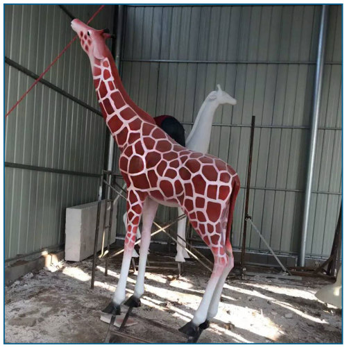 Açık Park Dekorasyonu Yaşam Boyu Fiberglas Zürafa Heykeli