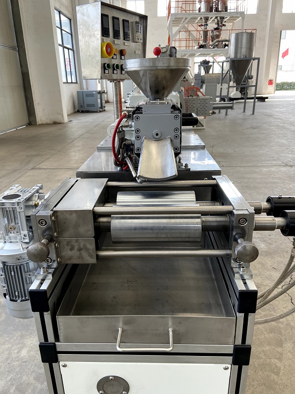 PSHJ-20 Lab Scale Twin Screw Extruder with Two Roll Mill