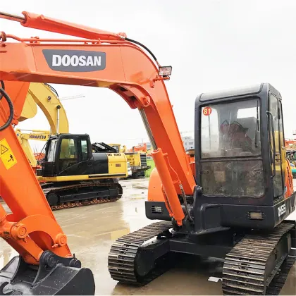 Used Doosan DH55-7 Crawler Excavator: 6 Ton Heavy Duty Construction Machine