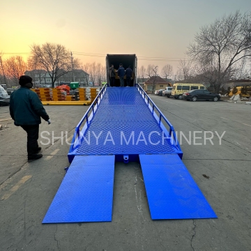 Mobile Dock Ramp untuk pemuatan gudang kontainer
