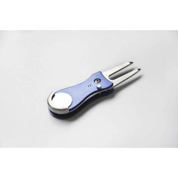 Multi kulay metal golf divot tool.