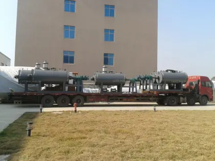 Industrial vacuum rake dryer for paste materials