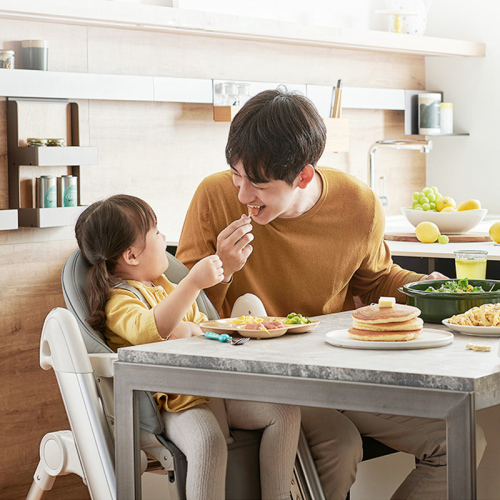 Seggiolone pieghevole compatto per bambini