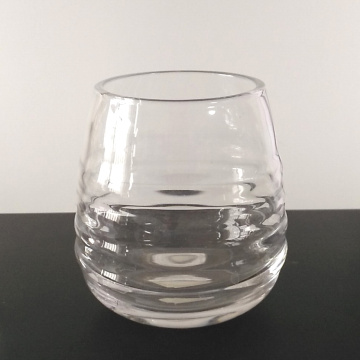 Calice e bicchiere da vino in vetro trasparente