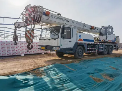 Used Zoomlion 25t Truck Crane QY25V