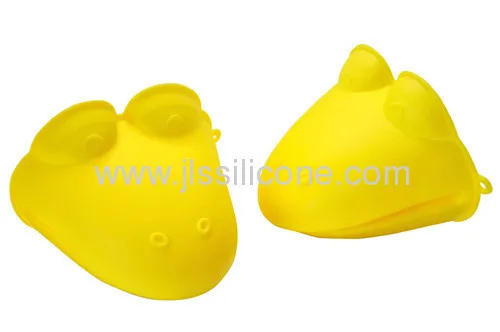 Eco Friendly Frog Shaped Silicone Oven Mitt 