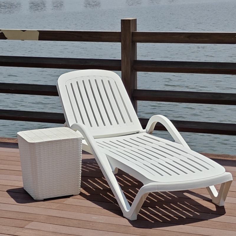 sun lounger