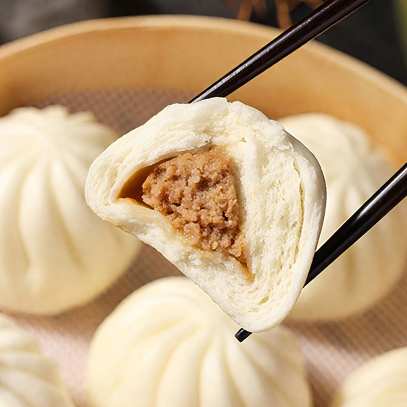 Сочные булочки с начинкой из свинины, приготовленные на пару