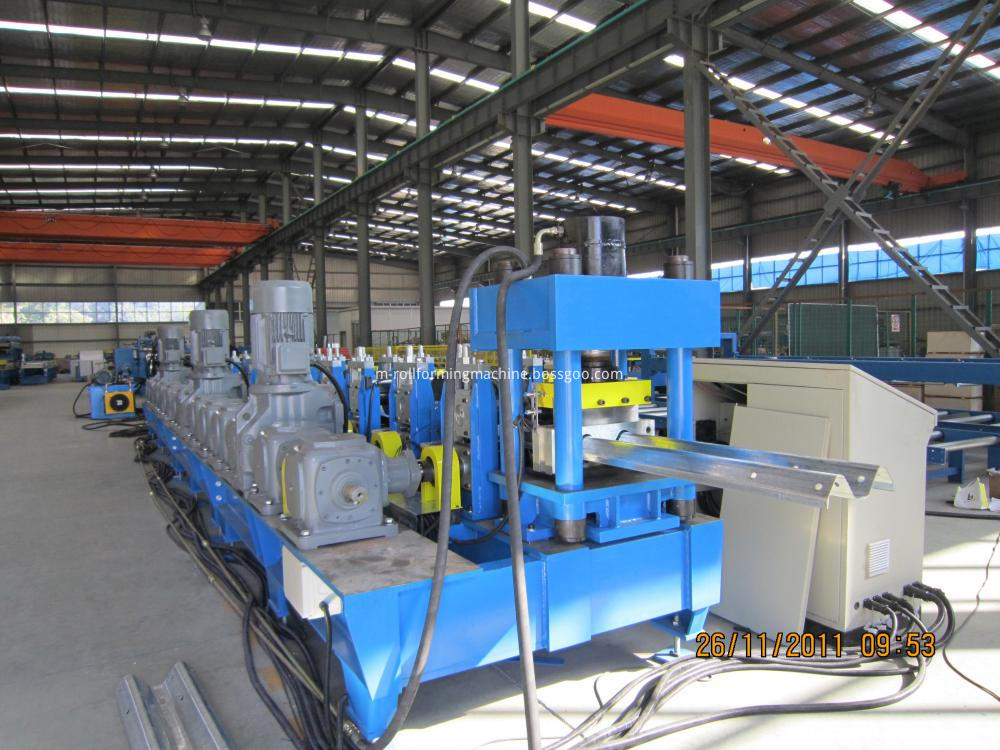 Road guardrail fence post roll forming machine