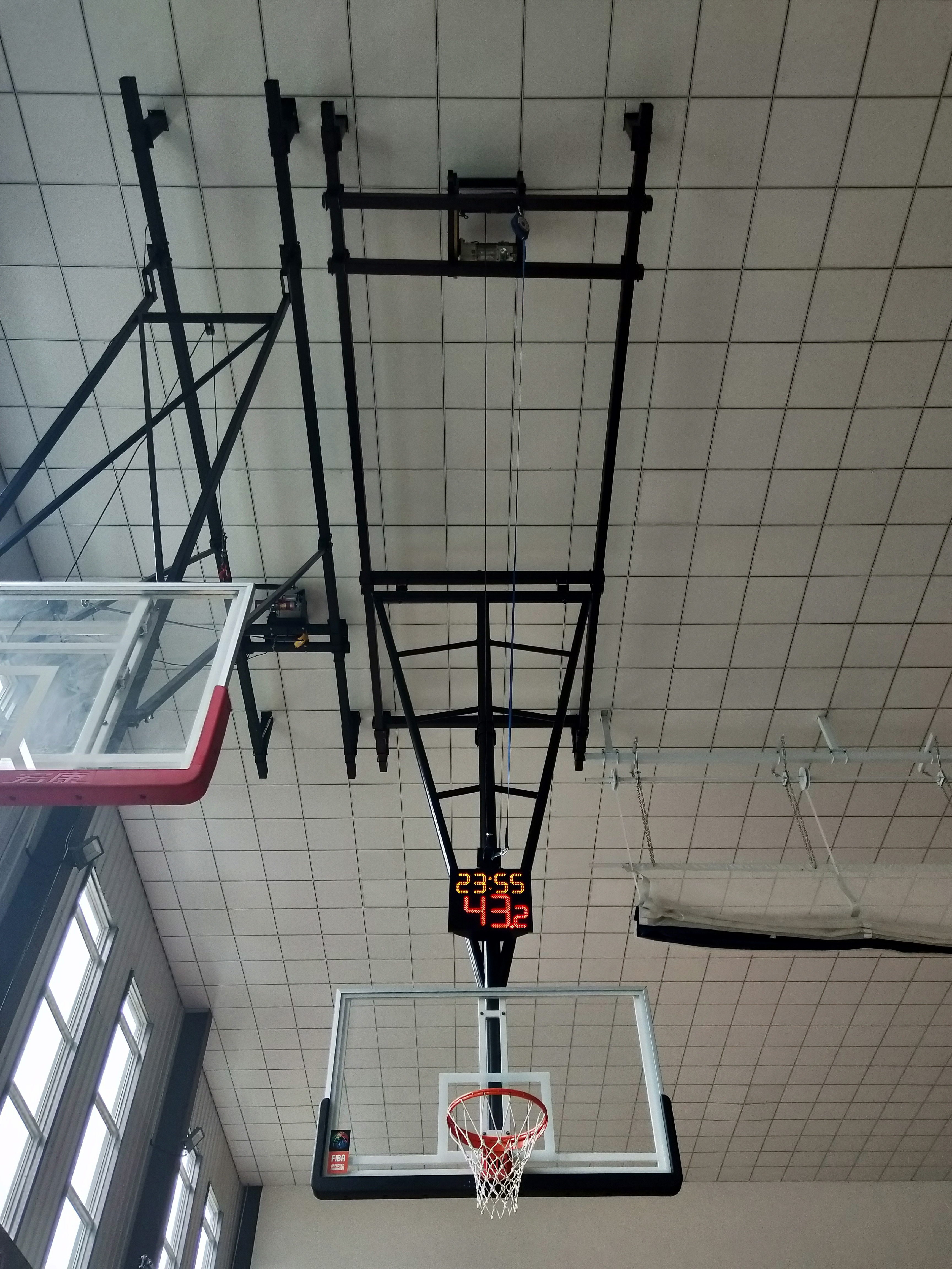 Portable Cantilever Basketball Board