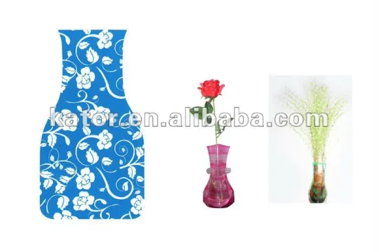 Foldable vase in blue flower