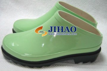 2012 good quality garden shoes