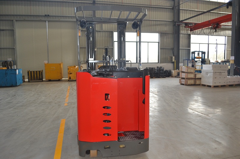 Electric Reach Truck