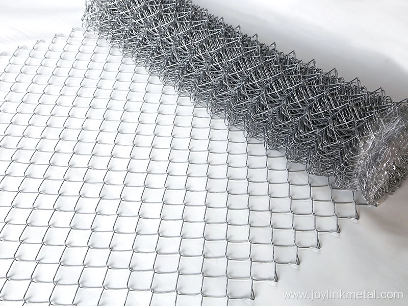 Galvanized Diamond Chain Link Fence for Sports Area