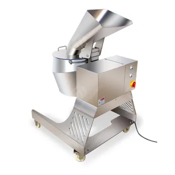 Industrial vegetable cutter for cutting potatoes into shreds