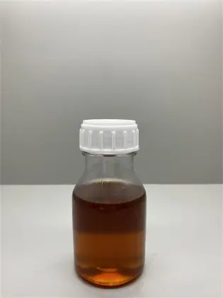 Degreaser for one-bath degreasing and dyeing DM-1135
