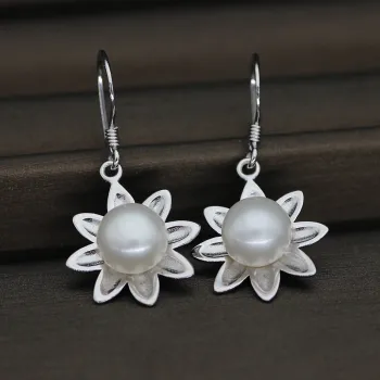 Pure Hand Made Nature Freshwater Pearl Earring