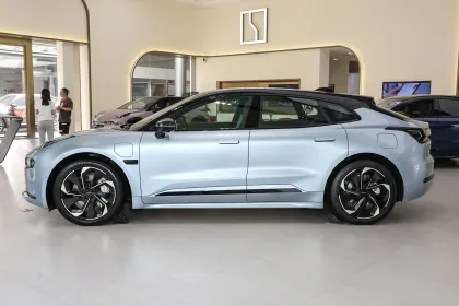 Geely Zeekr 001 100kWh WE