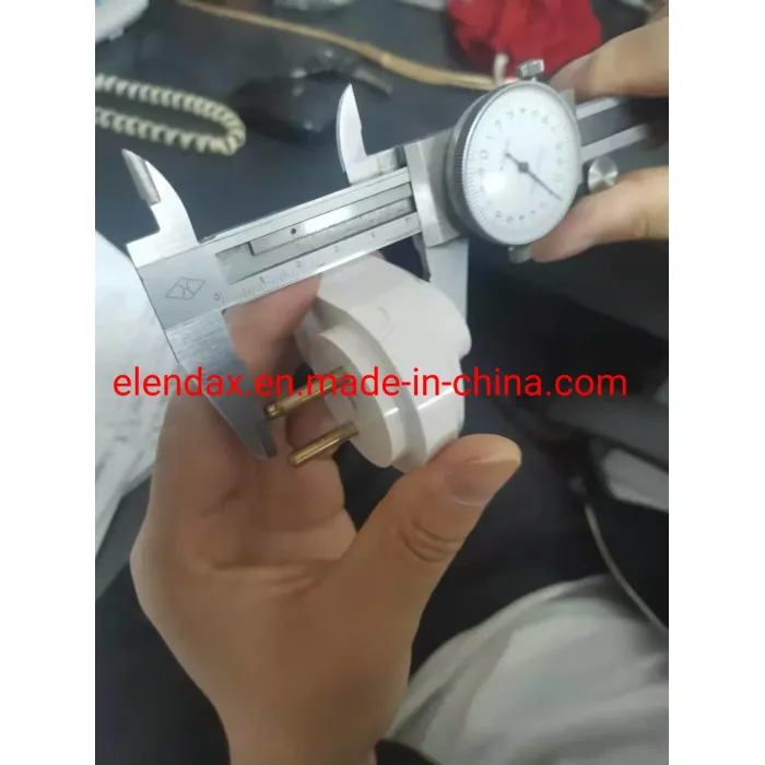 3-контактная вилка с кнопочным управлением для Израиля (P5051)