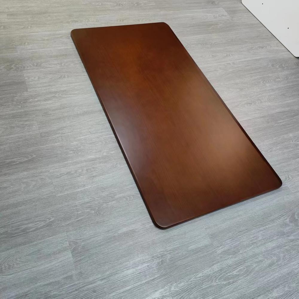 Tapa de la mesa de borde de madera maciza de nogal negro